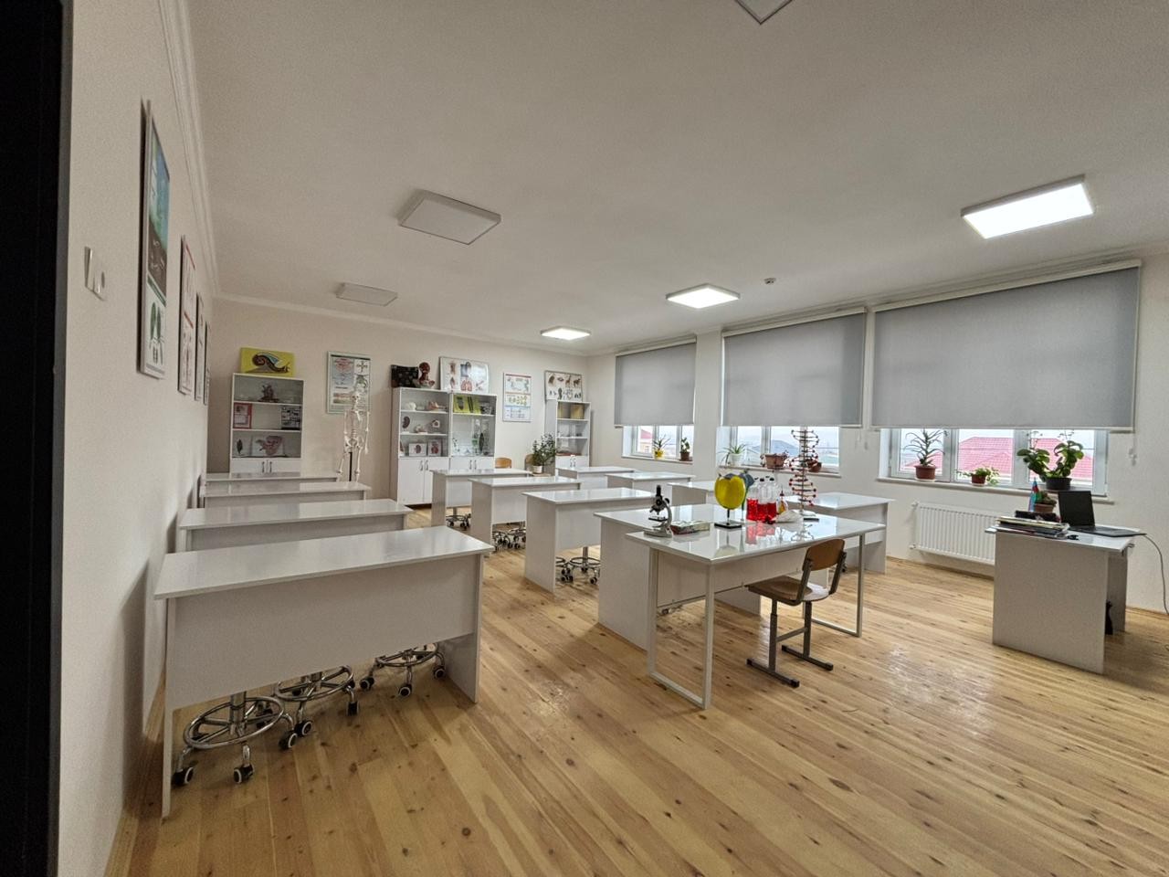 Abşeron məktəblərində sıxlıq azalır - 6 təhsil müəssisəsi istifadəyə verilib (FOTOLAR)